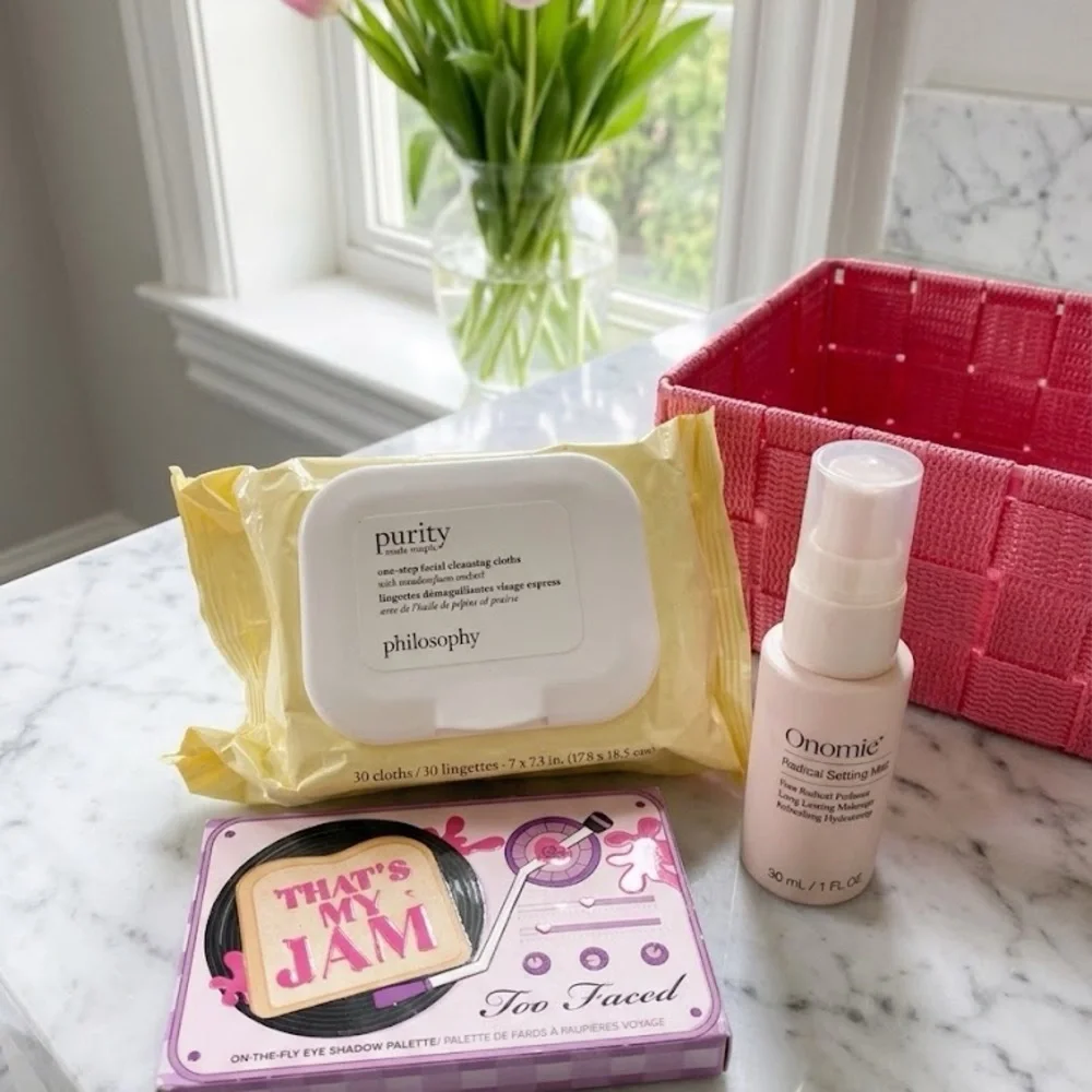 NWT KATE SPADE Pink and Gold Jewelry, Card Holder & Makeup Gift Set